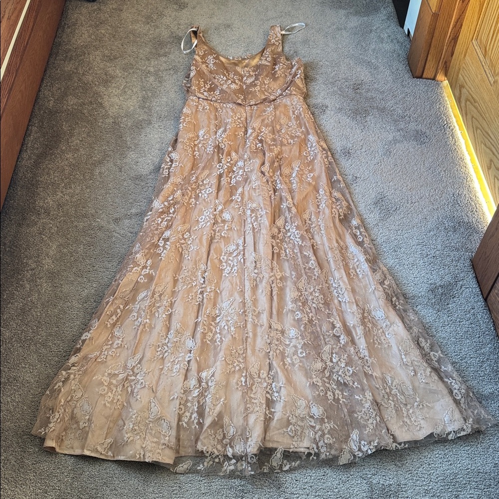 Donna Morgan Collection Oyster Natalya Blouseon Lace Dress SIZE 10 - Picture 7 of 9